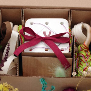 Koo ise rõõmsalt kevadised Karksi mustriga käepaelad